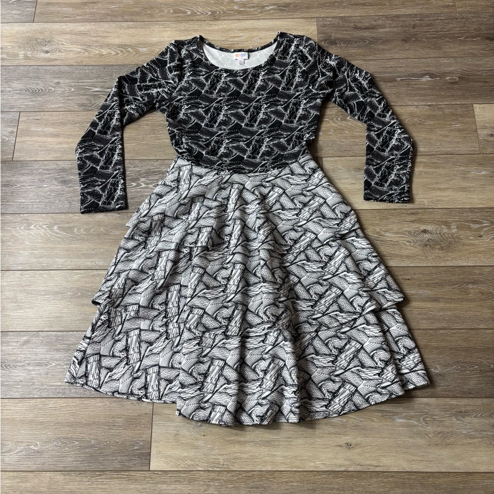 LuLaRoe Georgia Dress Sz L Black & White Tiered Ruffle Party Whimsigoth Fun